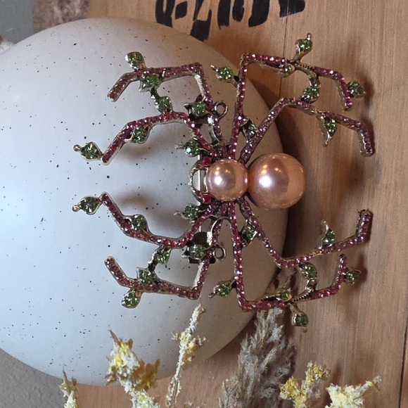 NWOT Oversized Statement Spider Brooch - Pearl & Pink Rhinestone - Picture 3 of 7